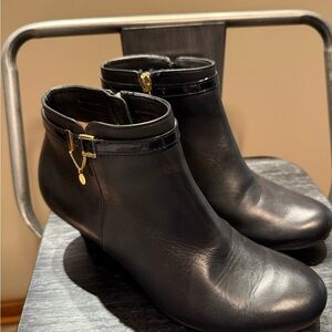 BeautiFeel Black Ankle Boots with Gold Accent size 36